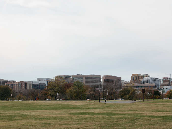 Parallel to National Landing, you can take in views of the city from George Washington Parkway.