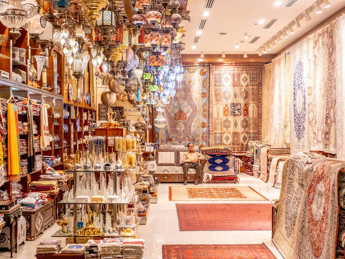 And this one selling traditional Arabian rugs and carpets, lighting, and other knick-knacks.