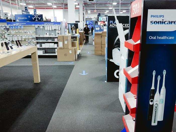 I noticed arrows on the floor that started near the Apple store. I tried following them ...