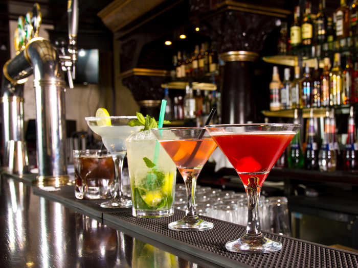 2. Few restaurants and bars offer decent alternatives to alcohol.