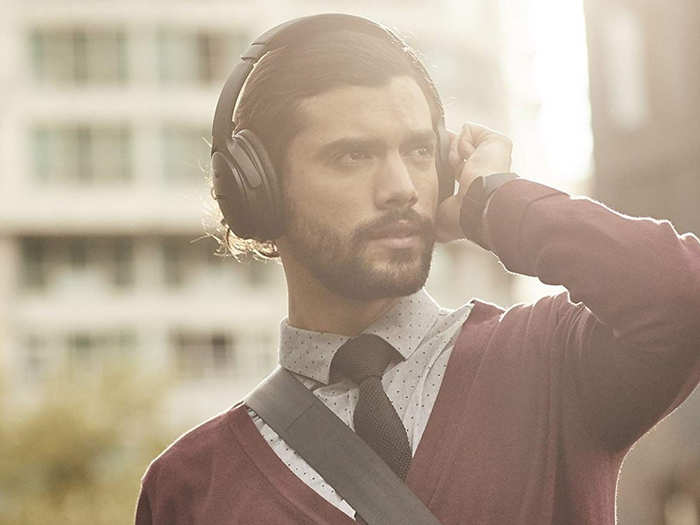 Bose QuietComfort 35 wireless headphones II: $50 off