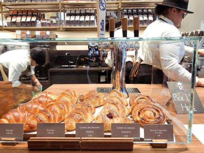 There were a few more baked goods like croissants and rolls at the coffee bar as well. Like at the bakery counter, everything was fresh out of the oven.