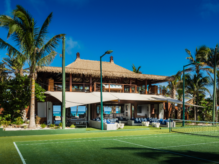 Each year, the island hosts a tennis tournament called the Necker Cup.