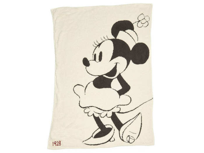 A cozy Minnie blanket to snuggle up with (also available with Mickey in grey)