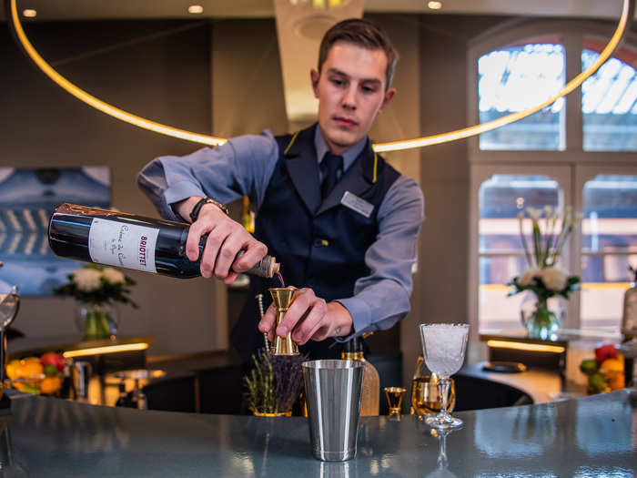 It offers passengers complimentary cocktails — and a G&T menu featuring booze from across the continent — designed by the London Cocktail Club, including a bespoke drink designed by Michelin-starred chef Raymond Blanc OBE.