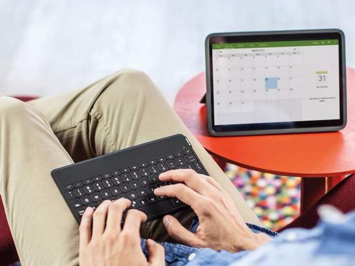 A physical keyboard for a tablet