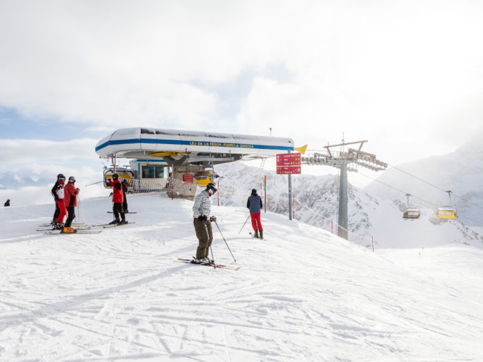 It was also the first place in the Alps to host a golf tournament and had one of the first running ski lifts in Switzerland.