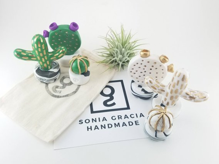 An adorable clay cacti garden if they can’t take care of a real plant