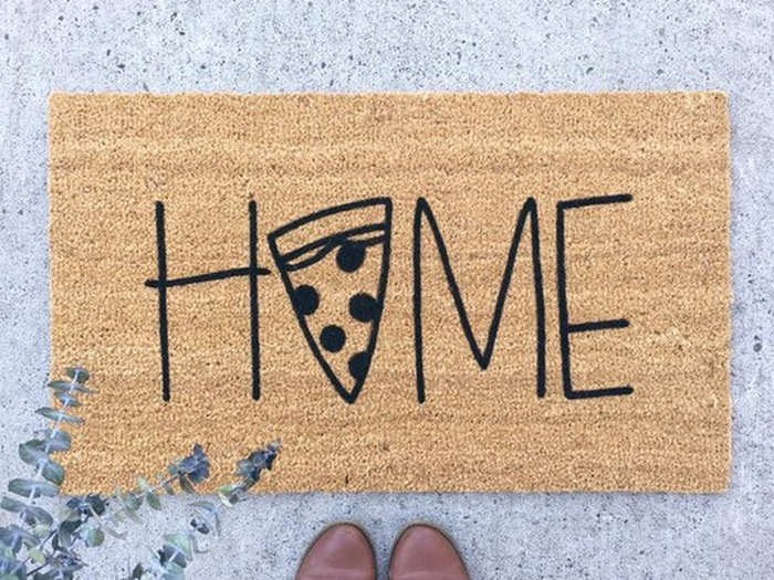 A welcome mat made for pizza people