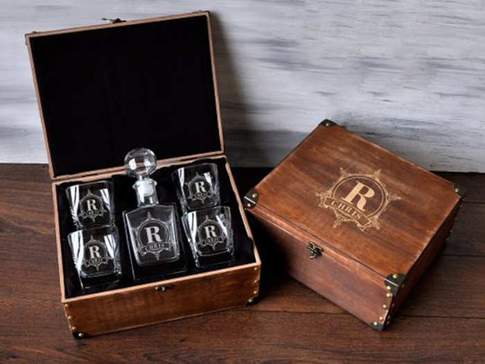 A drinking set for whiskey lovers