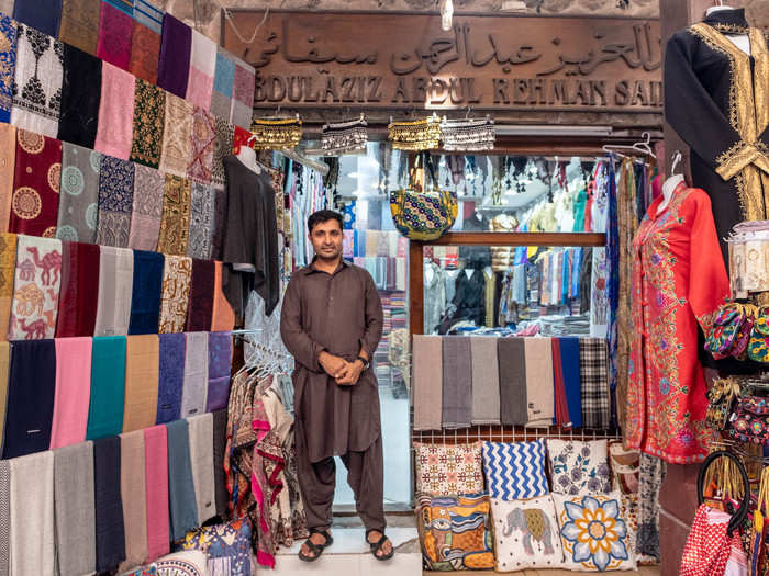 Badran introduced us to Abdul Rawof Khan, a textile seller originally from Afghanistan, for an education in traditional Arabian clothing.