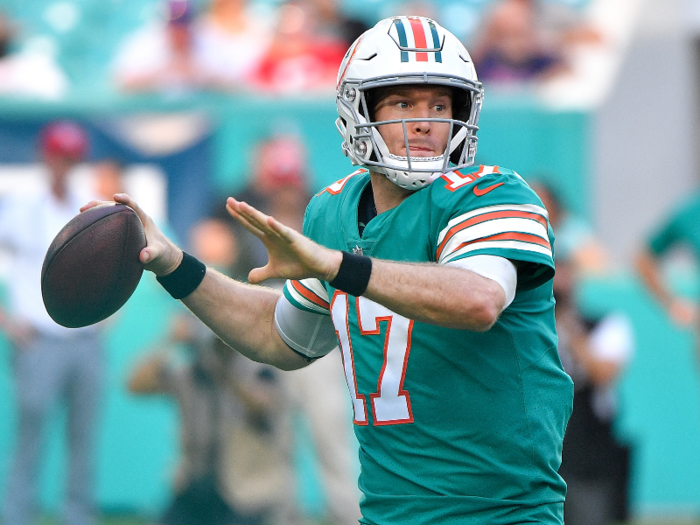 Miami Dolphins* (+7.5) over New England Patriots