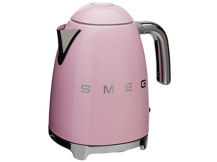 A retro-inspired electric kettle