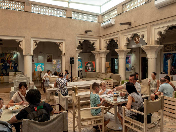 The liveliest part of Al Fahidi is at the Al Serkal Cultural Foundation. Set in a traditional house built in 1925, it features a cafe in the center courtyard with small art galleries and boutiques in the surrounding rooms. It