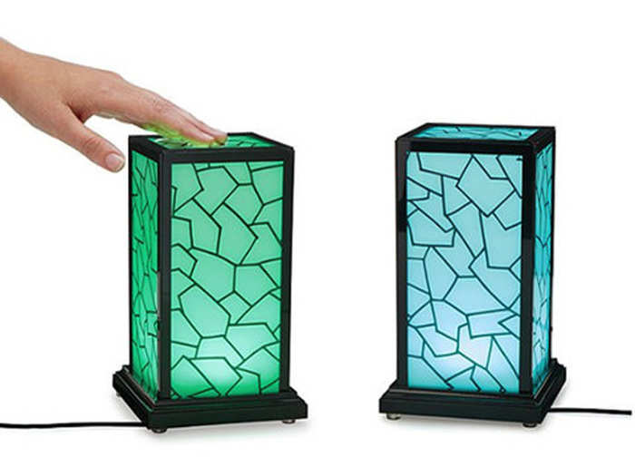 Long-distance twin lamps that light up when one of you touches it