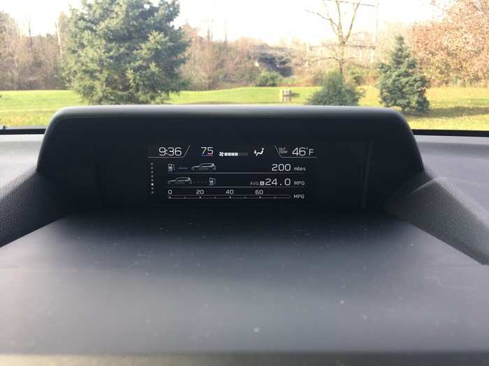 The secondary display, which is controlled using the "Info" button on the steering wheel, is just as useful. It offers readouts of the vehicles trip computer, climate control, ...