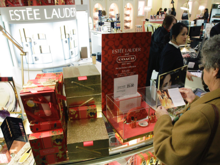 Estée Lauder: CEO earned 1,690 times the median worker