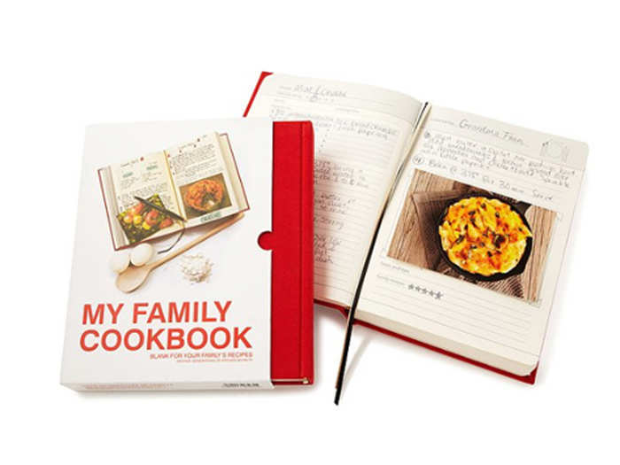 A customizable cookbook to keep all of your family recipes together