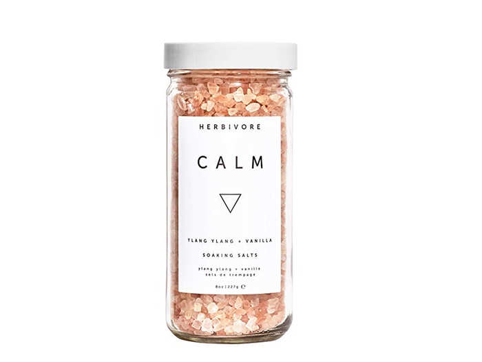 Relaxing and detoxifying bath salts