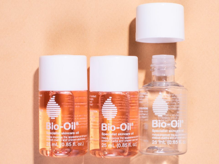 A hydrating oil that also reduces the appearance of scars