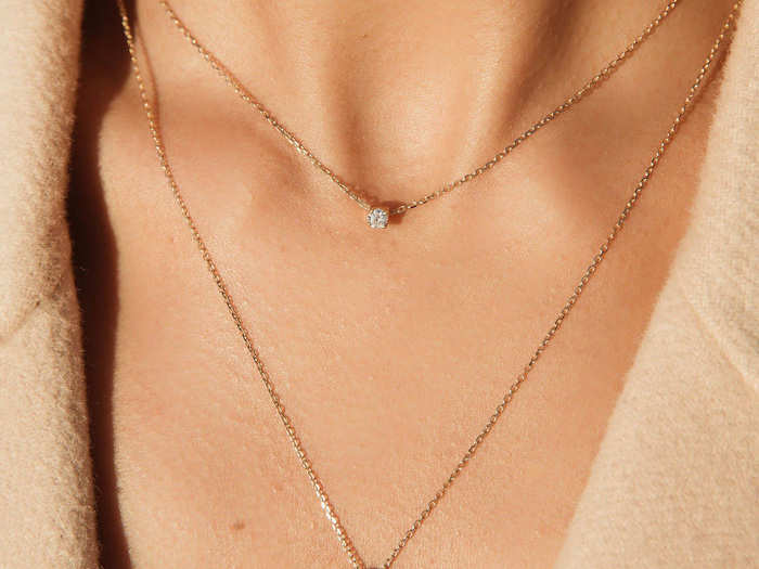 A diamond pendant necklace