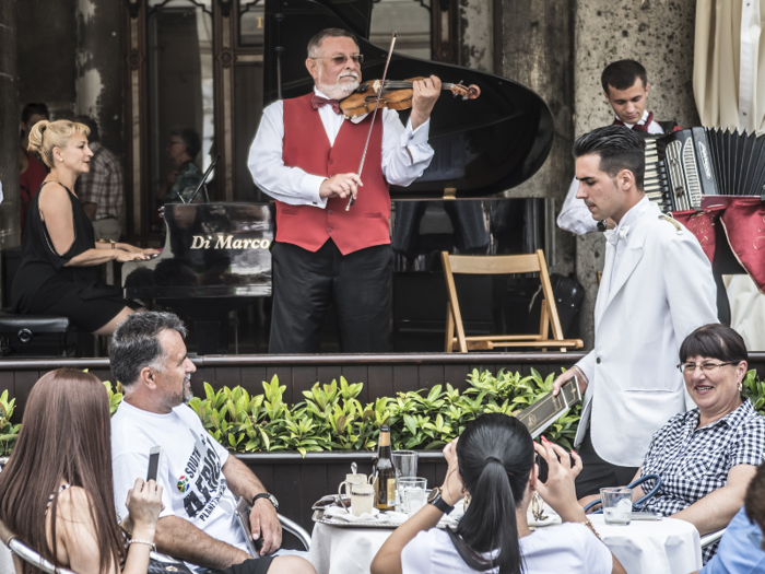 Only 1% restaurants in the central San Marco area of Venice are owned and operated by locals, which has resulted in an overabundance of "tourist trap" restaurants, a spokesperson for a Venetian civil rights association told CNN.