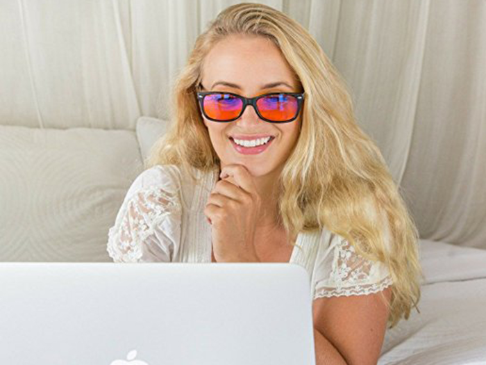 Blue light-blocking glasses that reduce eyestrain