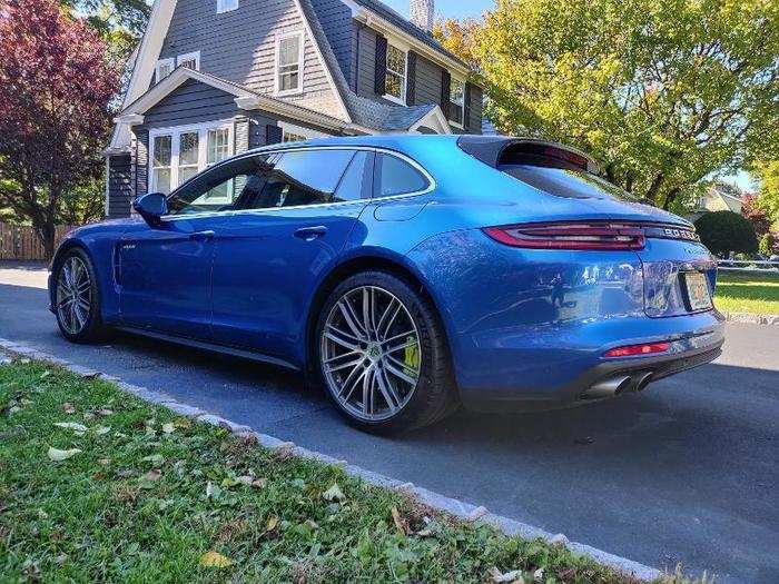 Otherwise, it just looks like a run-of-the-mill Porsche wagon. If that