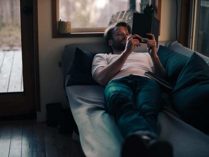 He even takes time to read or strum his guitar before delving into work for the day. As a photographer, Duncan goes away on big shoots a few times a month and relegates home time to emailing and editing photos. The tiny house is his oasis.