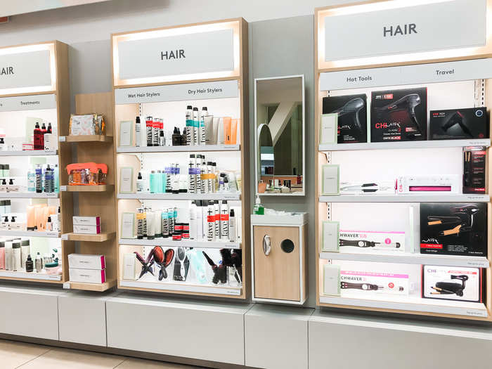 The Birchbox in Duane Reade made me forget I was in a drugstore. It was bright, well-organized and clearly designed to be Instagram-friendly. It was easy to shop in, and it wasn