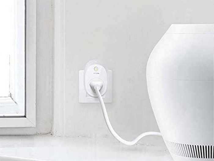 A pack of smart plugs that lets them control devices wherever they are