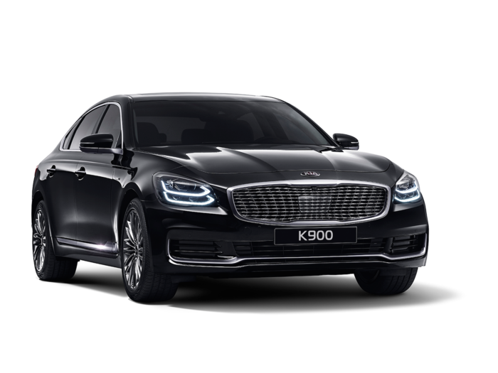 The new second-generation Kia K900 luxury sedan debuts in 2019.