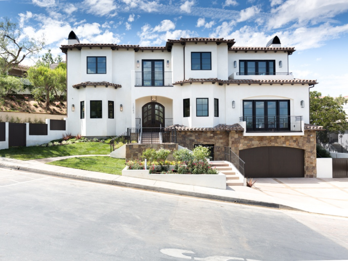 Ohanian, Williams, and their daughter live together in a $6.7 million Beverly Hills home.