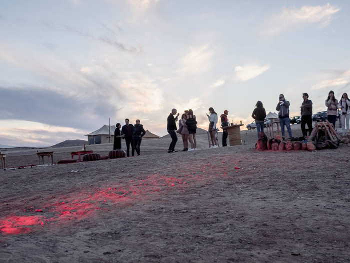 With the sun starting to go down, a dozen people or so got the dancing started. The crowd seemed to consist of mostly French, Germans, and Belgians, with a few Moroccans sprinkled in.