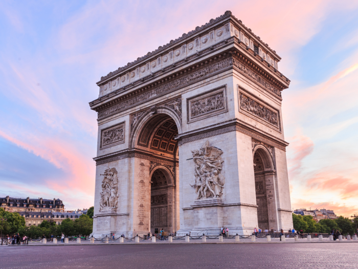 ... and the Arc de Triomphe.