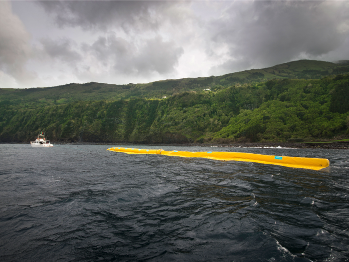 June 2014: The Ocean Cleanup releases a feasibility study, which concludes that Slat