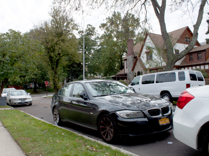 There was a mix of vehicles on the street, but I saw more than a few Range Rovers, BMWs, and Mercedes.