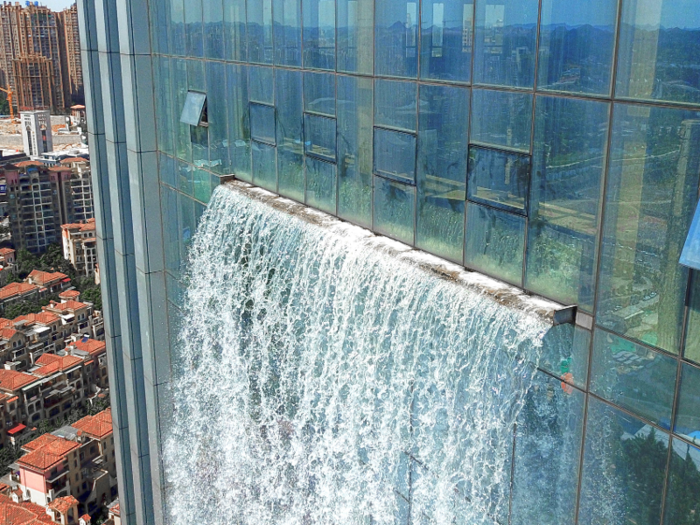 The waterfall was finished in 2016, but it only ran six times between its completion and July 2018. Officials turned in on for 30 minutes on July 22, 2018, to celebrate the Guiyang International Marathon.