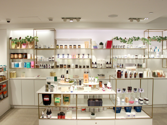 The front of the space is the retail area, where hundreds of nutritional supplements and skincare, beauty, and wellness products are neatly displayed on metallic-rimmed white shelves. I was surprised by just how many products the store had for sale.