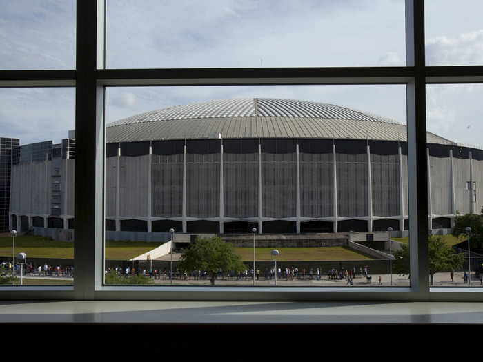 Though the stadium was known for hosting baseball, basketball, and football games, many legendary events outside of those sports took place inside the dome.