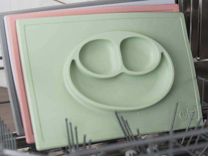  One-piece silicone place-mats 