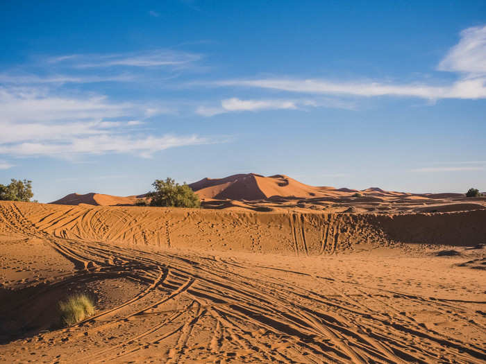 The views of Erg Chebbi start slowly as we approached the edge of the sand sea. There were tons of tracks from 4x4s heading into the dunes to provide supplies to the various camps where tourists stay.