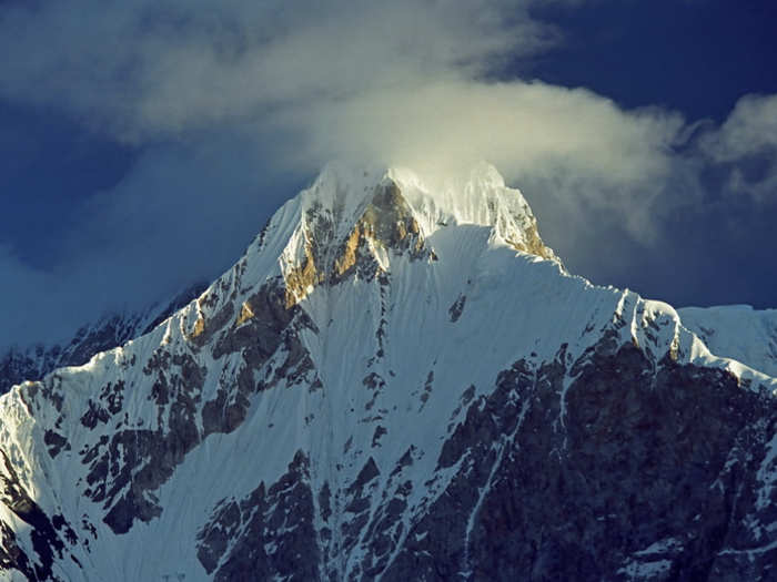 8. Kyrgyzstan — Jengish Chokusu, 24,406 feet