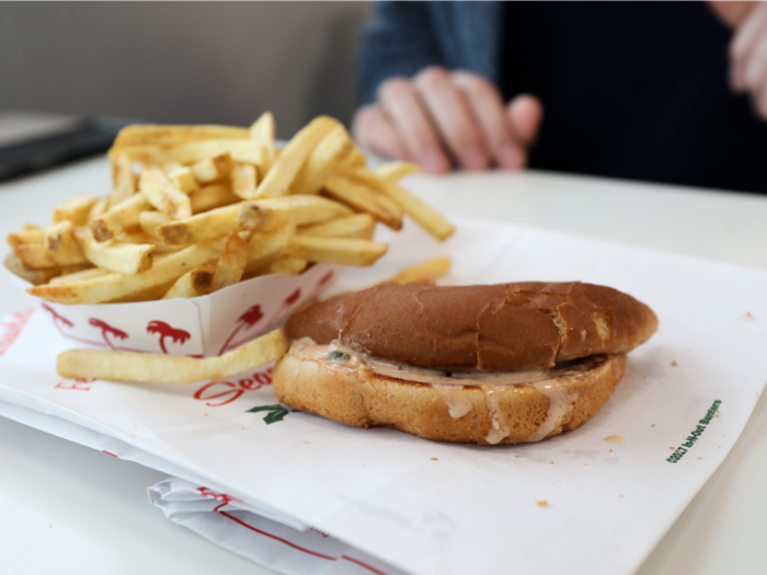 The In-N-Out spread also gave the burger a fantastic flavor.