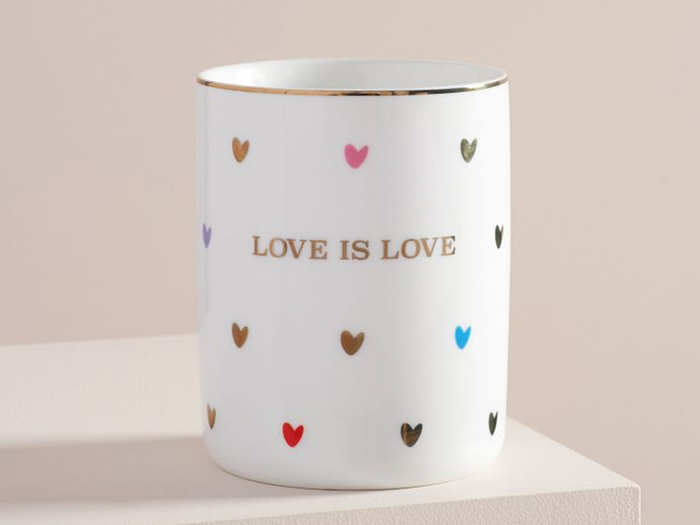 A candle with a scent and message that are equally heartwarming