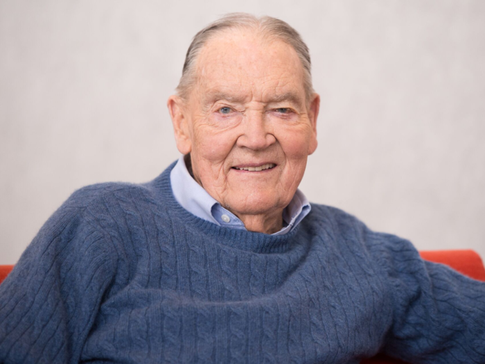 Bogle held positions in administration, marketing and distribution, securities analysis, and shareholder relations. By age 35, Bogle took over as CEO, and later president, before merging the company with a Boston investment firm.