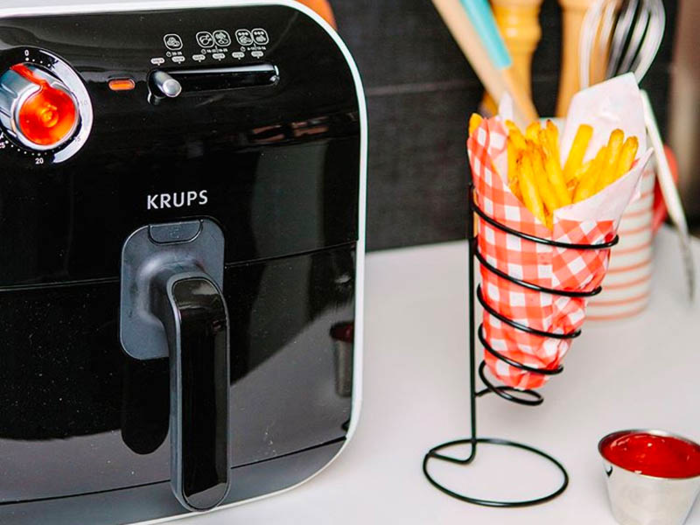 An air fryer that makes healthy fried foods without sacrificing flavor or crunch