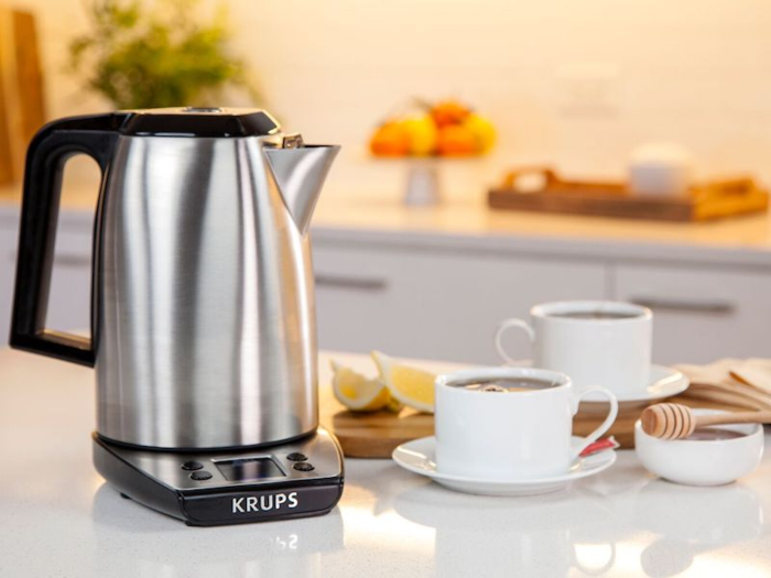 An electric kettle with seven preset temperature options