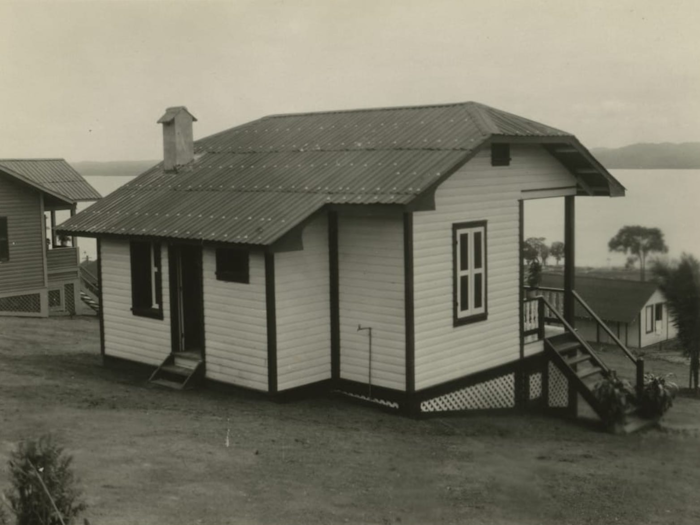 The homes resembled the Midwestern abodes back in the US that Ford was accustomed to.