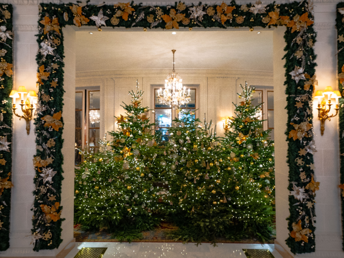 During my December stay, holiday cheer was in full swing in the form of elaborate Christmas decorations throughout the lobby.